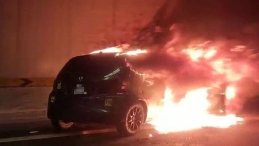 Kereta terbakar dalam terowong; pemandu wanita dibawa ke hospital