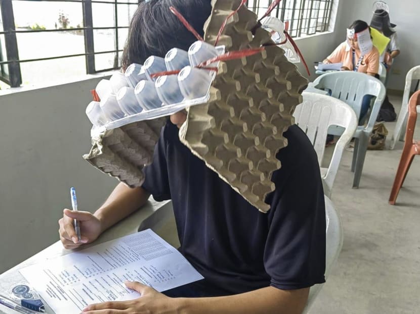 #trending: Creative ‘anti-cheating’ hats by university students in Philippines go viral #trending: Creative ‘anti-cheating’ hats by university students in Philippines go viral