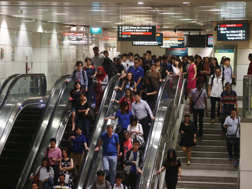 The writer says that since escalator speeds at some MRT stations were reduced during off-peak hours, he has noticed a trail of commuters on the escalators.