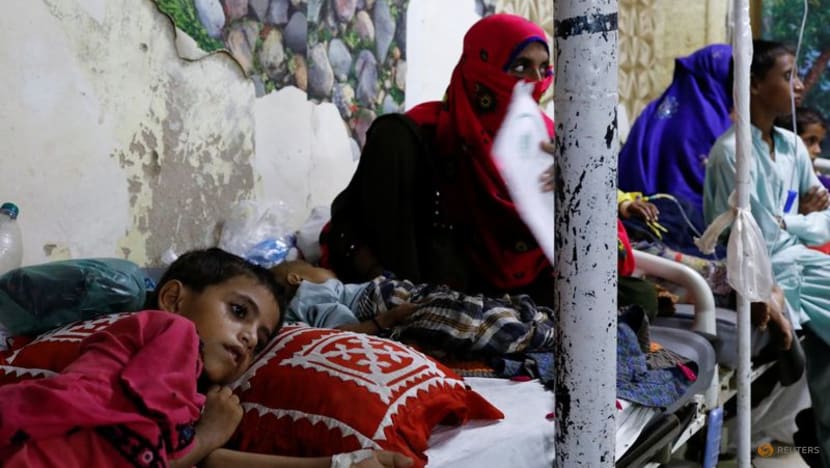 Pakistani hospital overwhelmed as water-borne illnesses spread