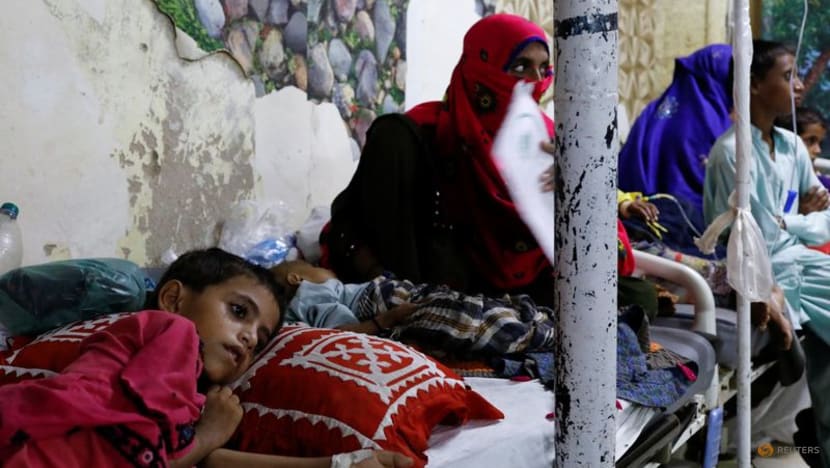 Pakistani hospital overwhelmed as water-borne illnesses spread Pakistani hospital overwhelmed as water-borne illnesses spread