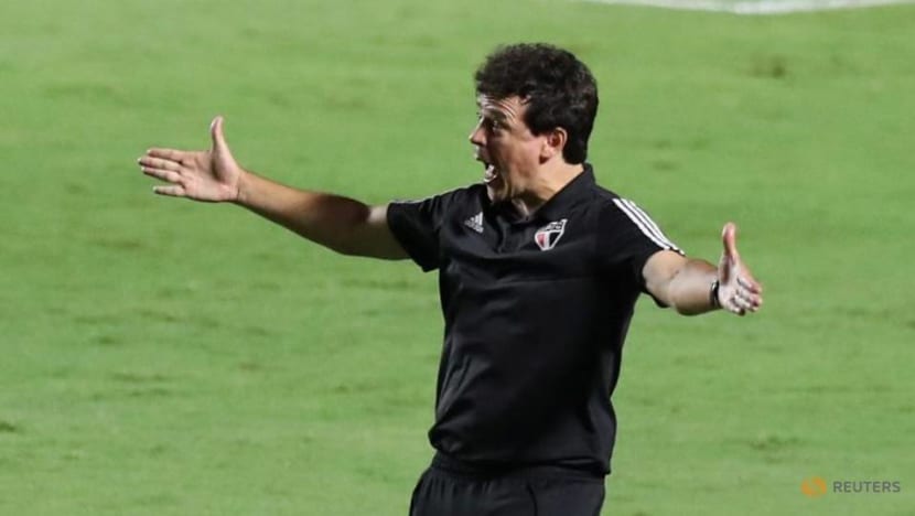 Sao Paulo fire coach Diniz after poor run Sao Paulo fire coach Diniz after poor run
