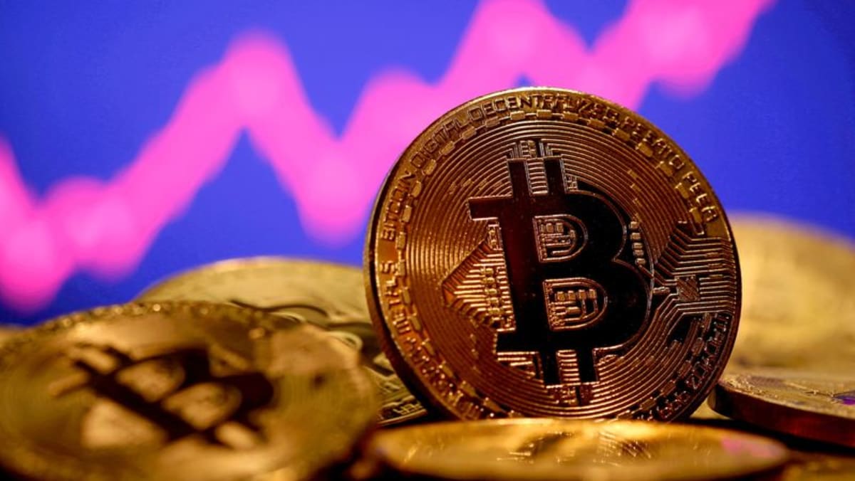 Bitcoin turun 9,3% menjadi US,955