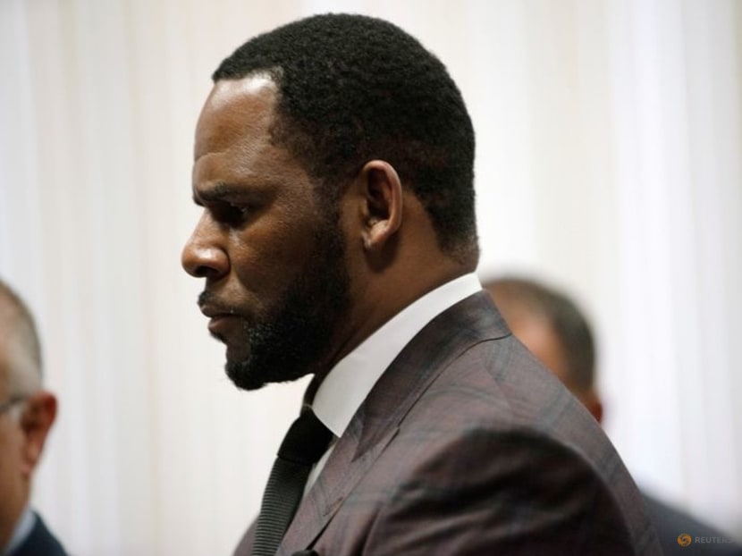 Working for R Kelly resembled 'twilight zone', ex-manager says at sex abuse trial