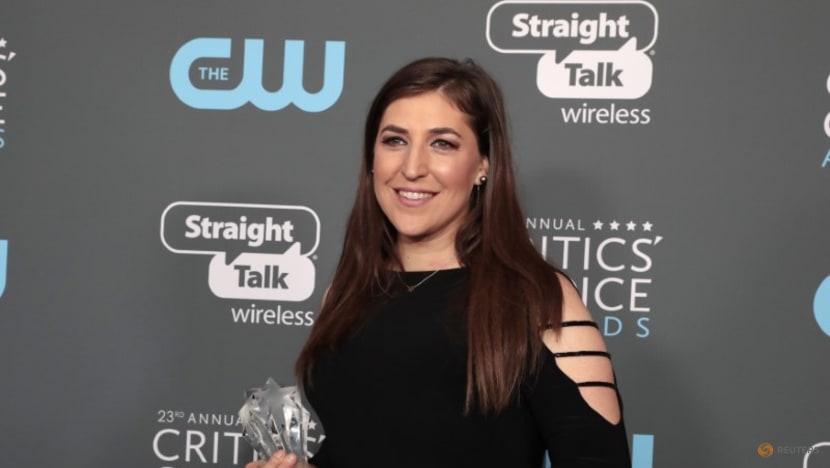 'Jeopardy!' taps Mike Richards to host daily show, Mayim Bialik for spinoffs 'Jeopardy!' taps Mike Richards to host daily show, Mayim Bialik for spinoffs