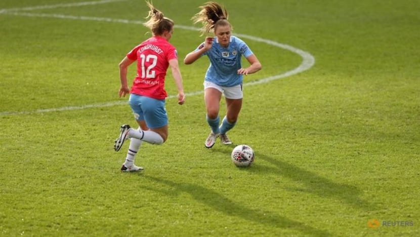 Manchester clubs win to keep up Chelsea chase in WSL Manchester clubs win to keep up Chelsea chase in WSL