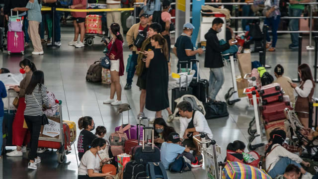 马尼拉机场出现技术问题 新航数趟航班受影响
