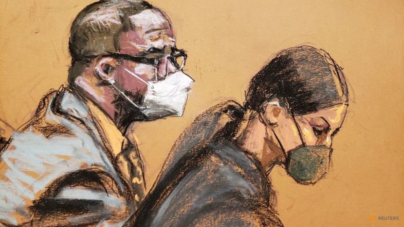Working for R. Kelly resembled 'twilight zone,' ex-manager says at sex abuse trial Working for R. Kelly resembled 'twilight zone,' ex-manager says at sex abuse trial