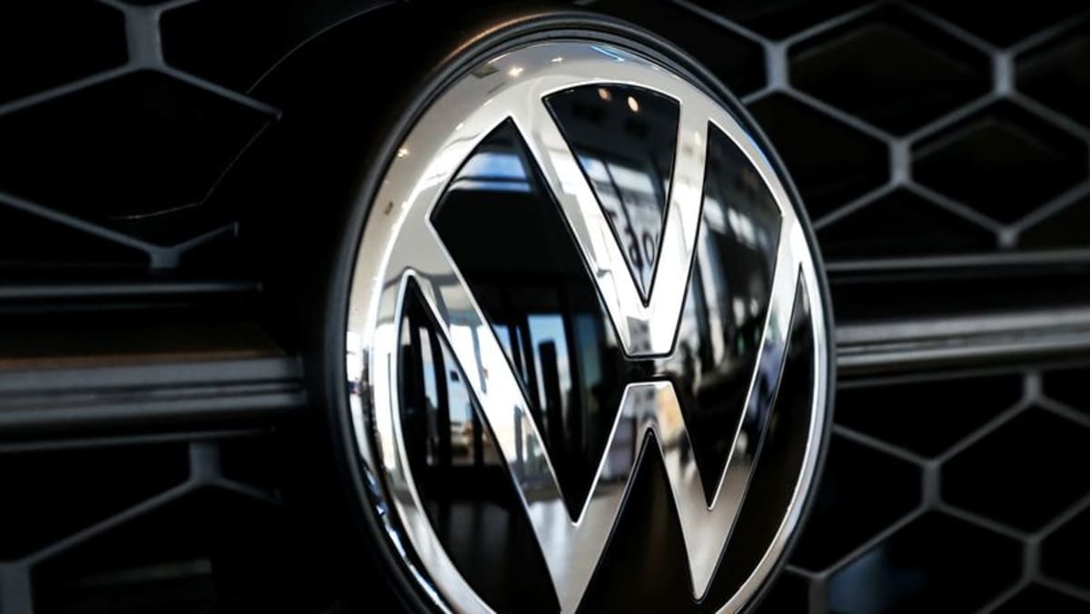 Kekurangan chip akan bertahan hingga 2024, kata CFO Volkswagen