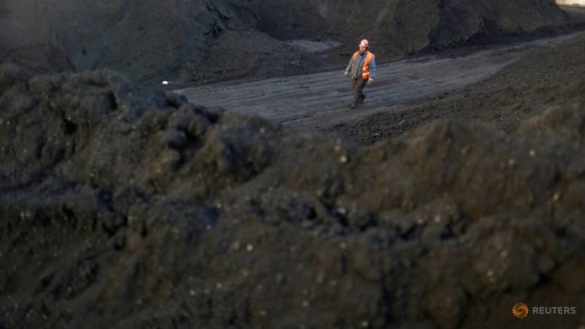 China to allow trial operations at coal mines to be extended by 1 year