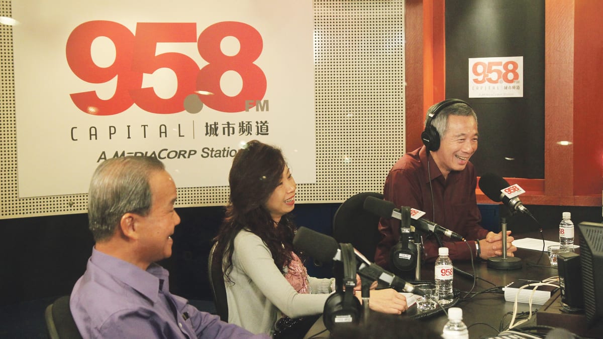 958 fm top