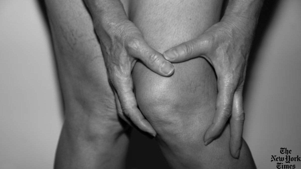 a-new-study-points-to-a-surprisingly-simple-way-to-ward-off-knee-pain
