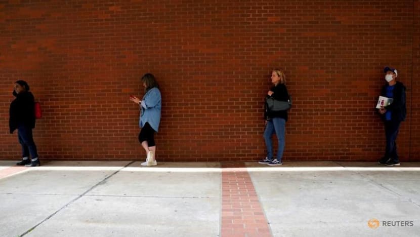 US jobless claims fall to 684,000, fewest since pandemic US jobless claims fall to 684,000, fewest since pandemic