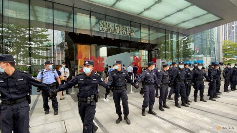 Disgruntled China Evergrande investors crowd headquarters in protest Disgruntled China Evergrande investors crowd headquarters in protest
