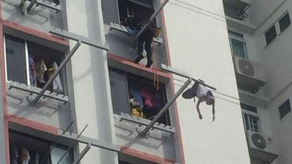 Hdb clothes rack on sale