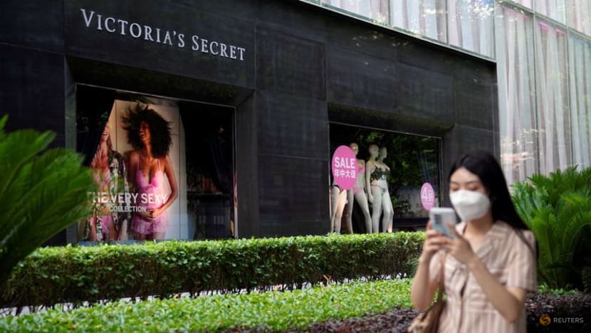 Shanghai's fashion stores struggle to clear lockdown stock hangover Shanghai's fashion stores struggle to clear lockdown stock hangover