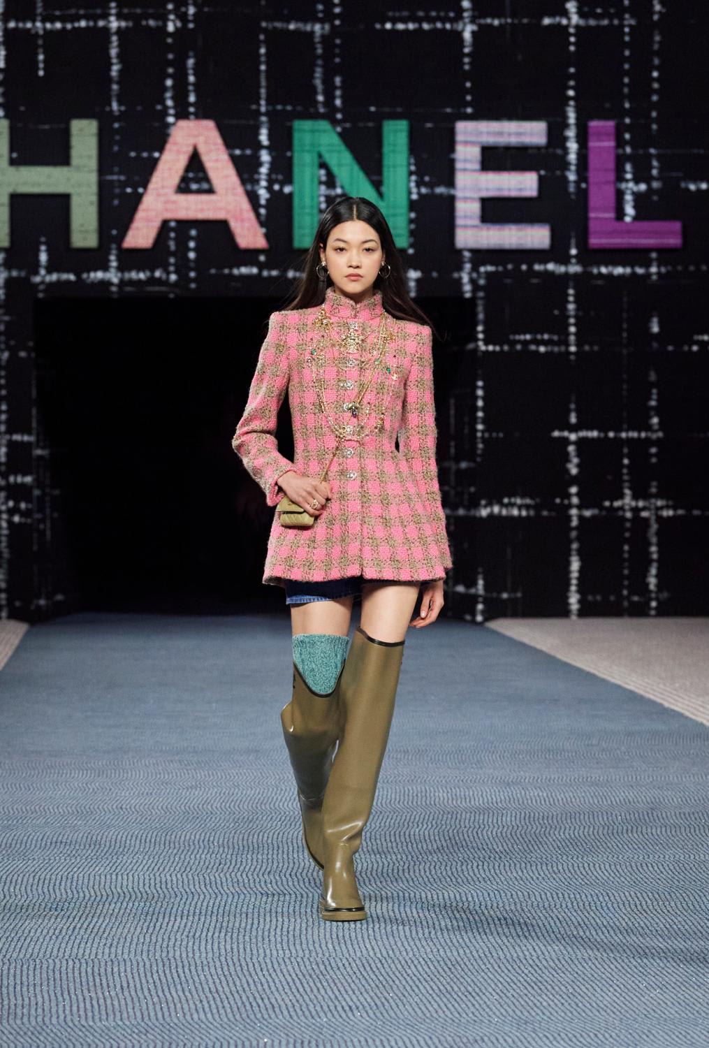 It's all about tweed for Chanel's fall collection presented at Paris ...