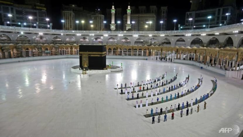 COVID-19 beri dampak serius bagi bisnis Haji Indonesia akibat pembatasan jumlah jemaah ke Arab Saudi COVID-19 beri dampak serius bagi bisnis Haji Indonesia akibat pembatasan jumlah jemaah ke Arab Saudi