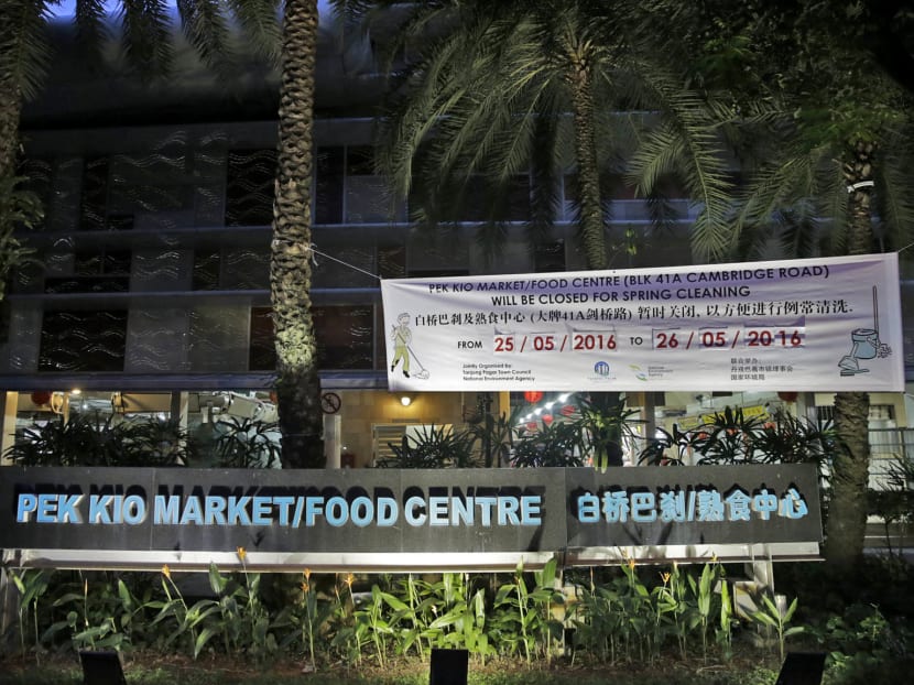 A banner placed up at Pek Kio Market and Food Centre announcing a closure. Photo: Wee Teck Hian/TODAY