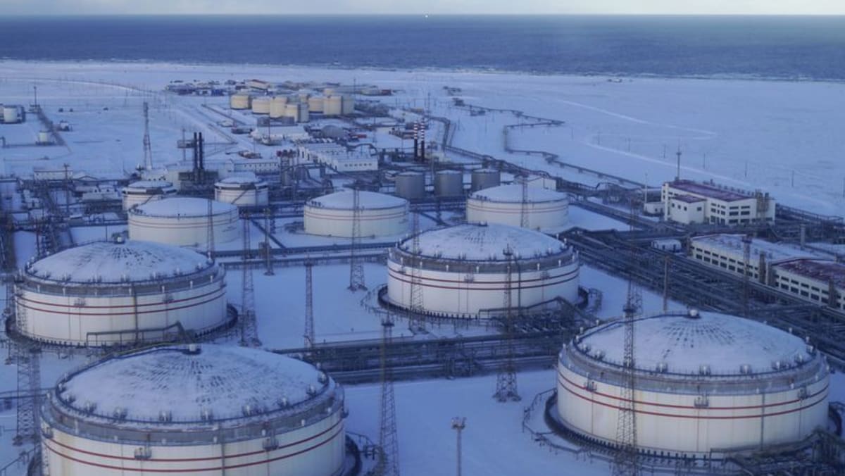 Rusia mengirim lebih banyak minyak Arktik ke China, India setelah sanksi