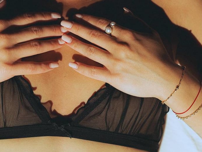 6 SIGNS YOU SHOULD TOSS YOUR FAVORITE BRA