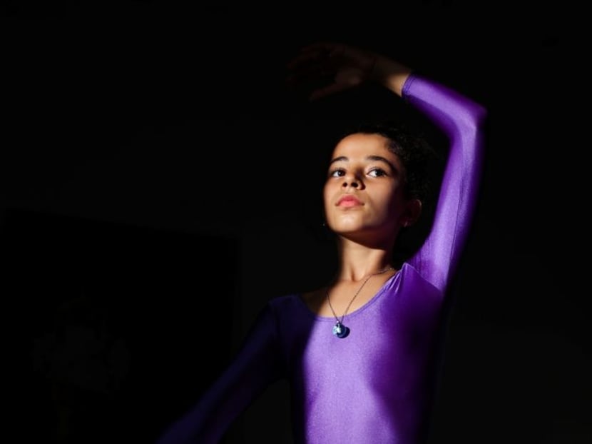 Gaza artist mixes beauty with pain in her ballet paintings Gaza artist mixes beauty with pain in her ballet paintings