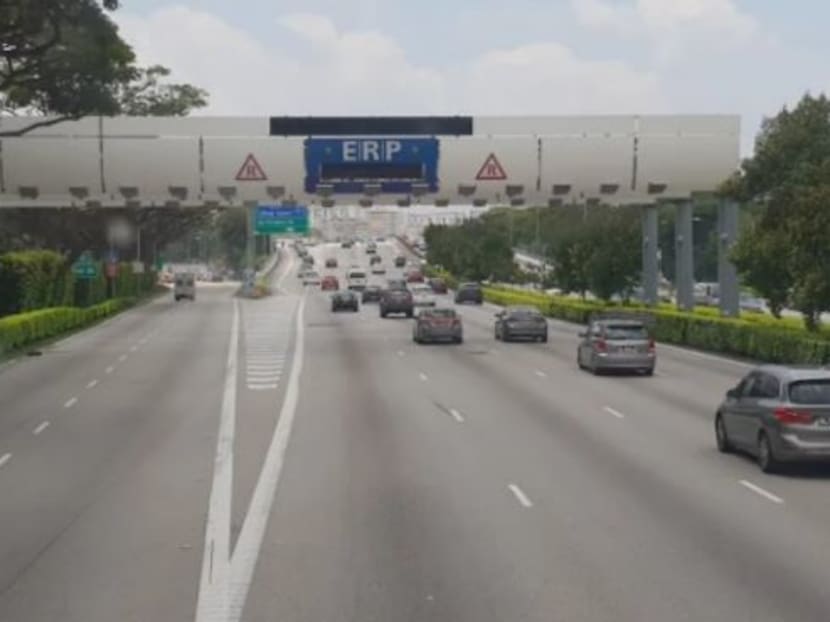 An ERP gantry on the Central Expressway before the Braddell Road exit.