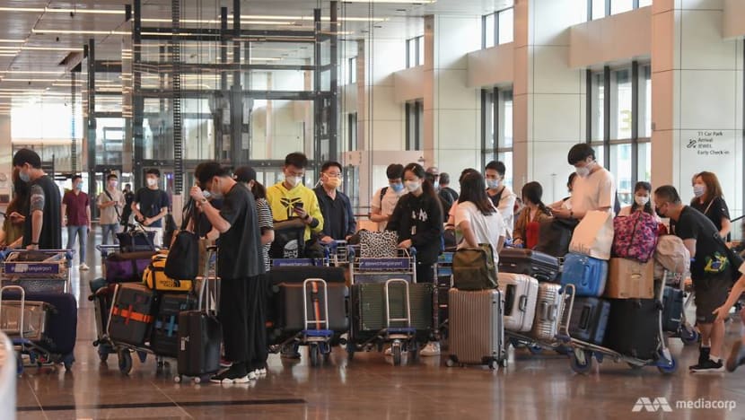 Visitors with travel history to Vietnam to serve 21-day stay-home notice at dedicated facilities Visitors with travel history to Vietnam to serve 21-day stay-home notice at dedicated facilities