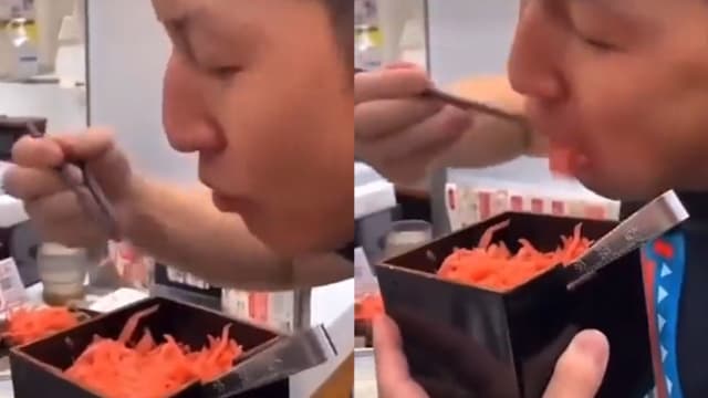 从公用容器直接吃腌渍姜片 两男子恶搞大阪吉野家