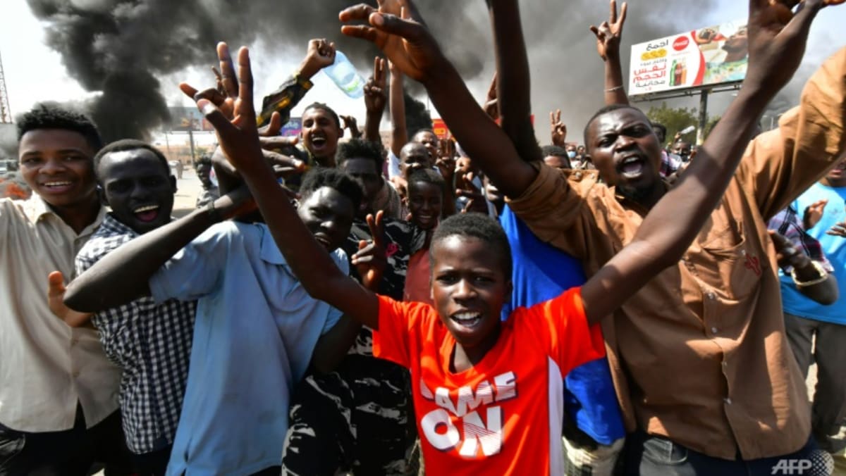 Seruan meningkat bagi para pemimpin kudeta Sudan untuk membebaskan perdana menteri