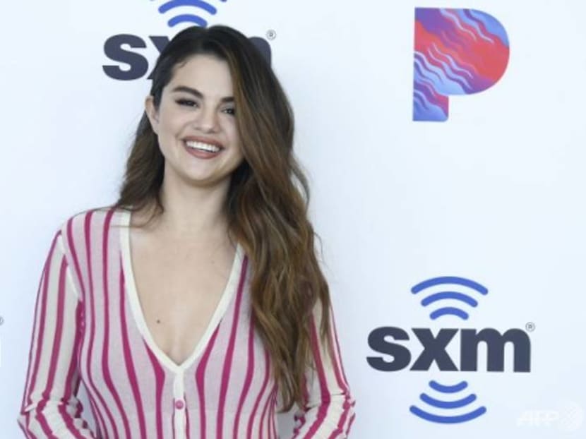 Selena Gomez pleads with fans not to be rude and not to tear other women down