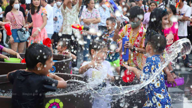 泰国泼水节列人类非物质文化遗产 明年举办一个月庆祝活动