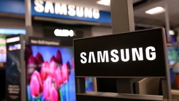 Samsung Q4 profits plunge 69% to 8-year low on demand slump