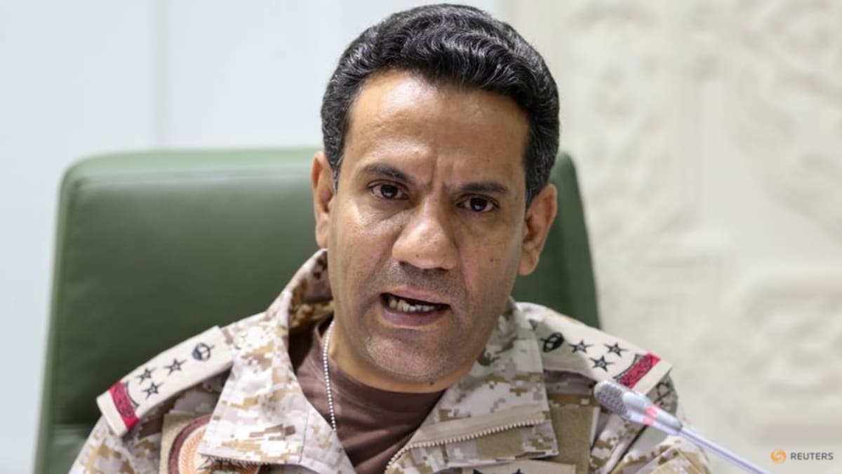 Koalisi pimpinan Saudi mengatakan pasukan dikerahkan kembali di Yaman, bukan mundur