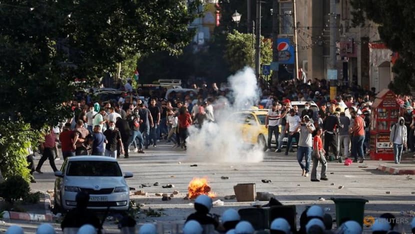Palestinian Authority deploys forces during protest against critic's death Palestinian Authority deploys forces during protest against critic's death