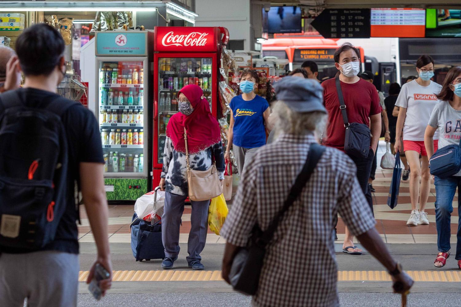 People crossing the street at Bishan on March 30, 2022. The last time Singapore reported higher year-on-year core inflation growth was in November 2008, when it stood at 5.5 per cent. People crossing the street at Bishan on March 30, 2022. The last time Singapore reported higher year-on-year core inflation growth was in November 2008, when it stood at 5.5 per cent.