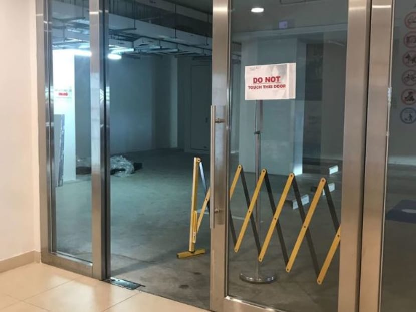 Alexandra Central Mall to replace all glass doors after one fell on a woman Alexandra Central Mall to replace all glass doors after one fell on a woman
