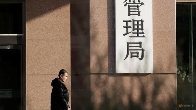 Exclusive-China regulator warns banks against yuan selling - sources Exclusive-China regulator warns banks against yuan selling - sources