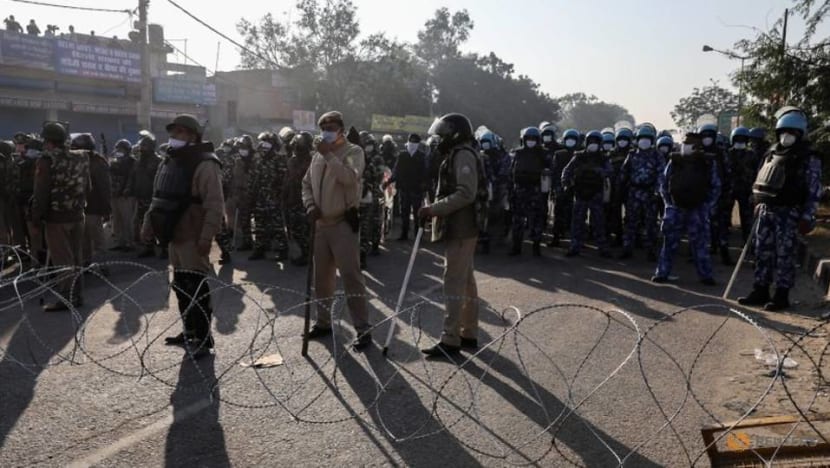 Indian farmers clash with police in protest over market reform Indian farmers clash with police in protest over market reform