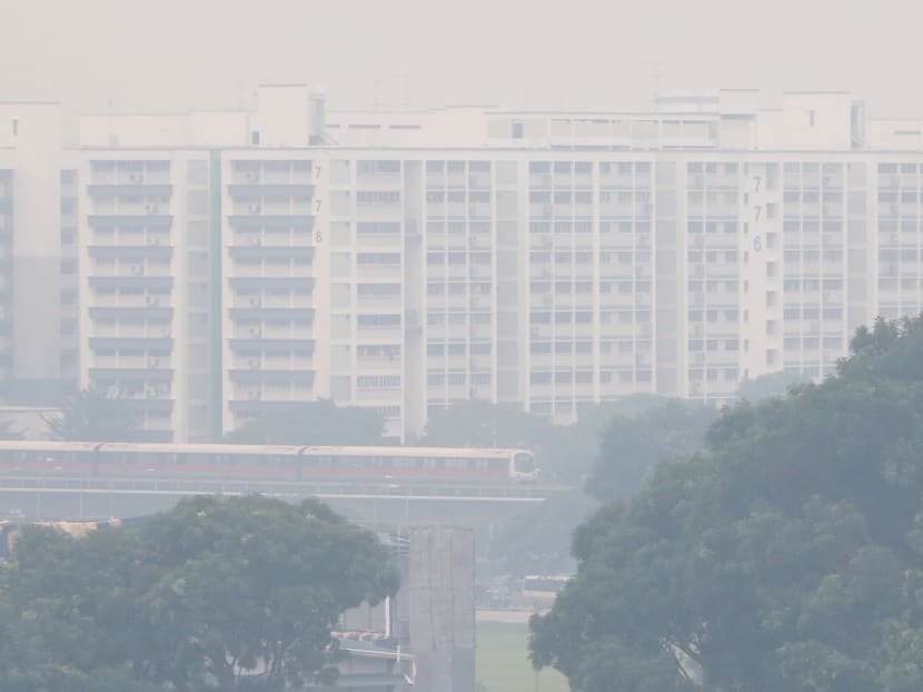 #SGHaze trends on social media as air pollution readings hit 'high' #SGHaze trends on social media as air pollution readings hit 'high'