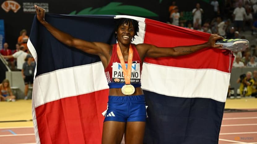 Dominican Republic's Paulino claims 400m gold