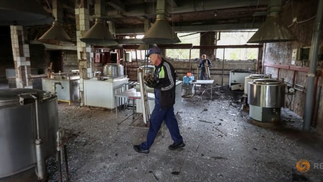 Russia hits Ukrainian energy sites in 'massive' overnight attack