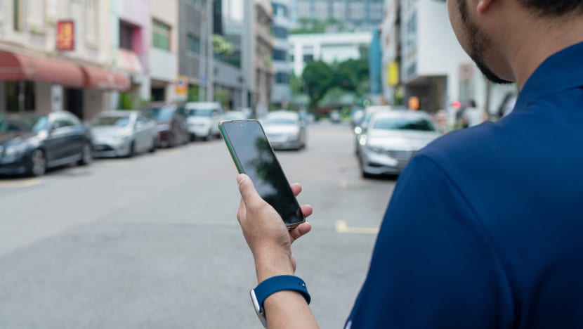 S$30 from Orchard to Ang Mo Kio: Companies introducing incentives to attract more drivers, commuters frustrated over 'crazy' fare hikes