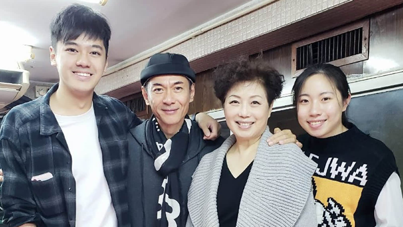 This Veteran Hongkong Actor’s Nurse Son Volunteered To Work In The Isolation Ward To Care For Wuhan Virus Patients This Veteran Hongkong Actor’s Nurse Son Volunteered To Work In The Isolation Ward To Care For Wuhan Virus Patients