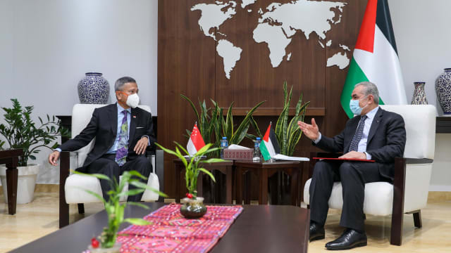 维文与巴勒斯坦总理会晤