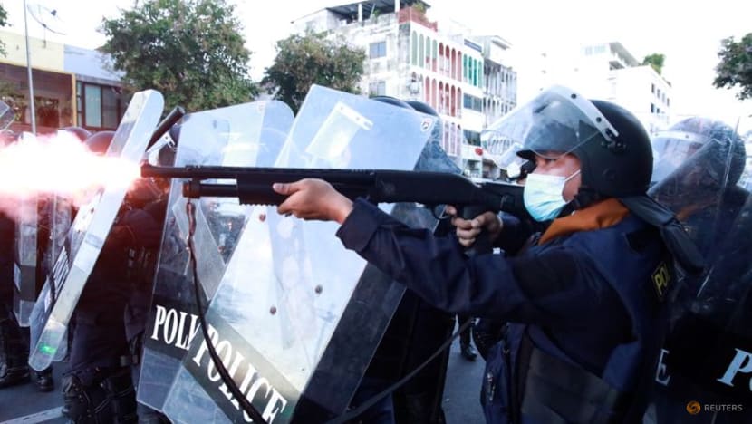 Clashes in Bangkok as pressure builds on Thai PM Prayut over COVID-19 crisis Clashes in Bangkok as pressure builds on Thai PM Prayut over COVID-19 crisis