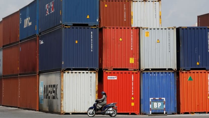 2023-12-20t103602z_1_lynxmpejbj0b4_rtroptp_3_vietnam-economy-trade.jpg