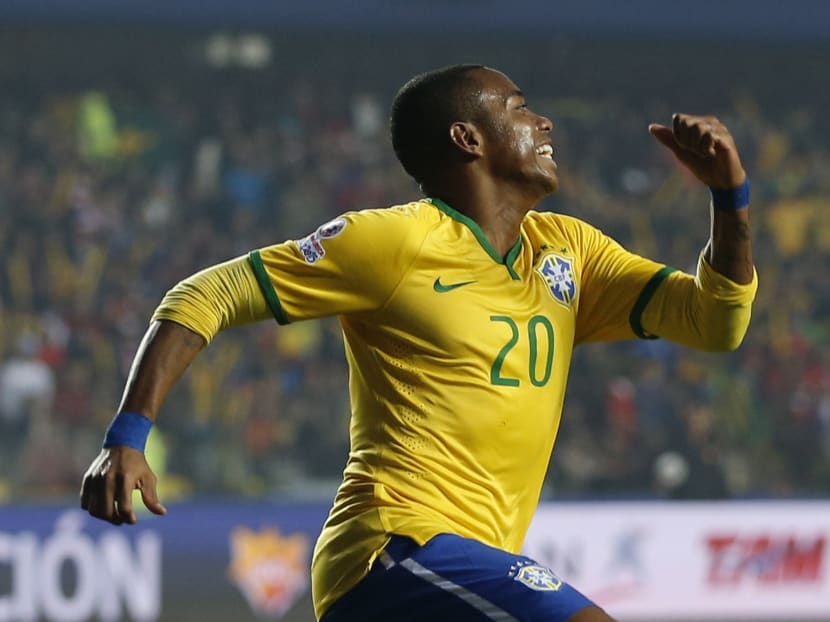 Brazil's Robinho celebrates after scoring the opening goal during a Copa America quarterfinal soccer match against Paraguay at the Ester Roa Rebolledo Stadium in Concepcion, Chile, Saturday, June 27, 2015. Photo: AP