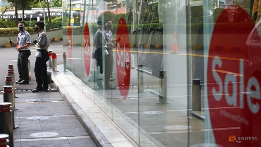 Indonesia business warns risk of layoffs, bankruptcies from new COVID-19 curbs Indonesia business warns risk of layoffs, bankruptcies from new COVID-19 curbs