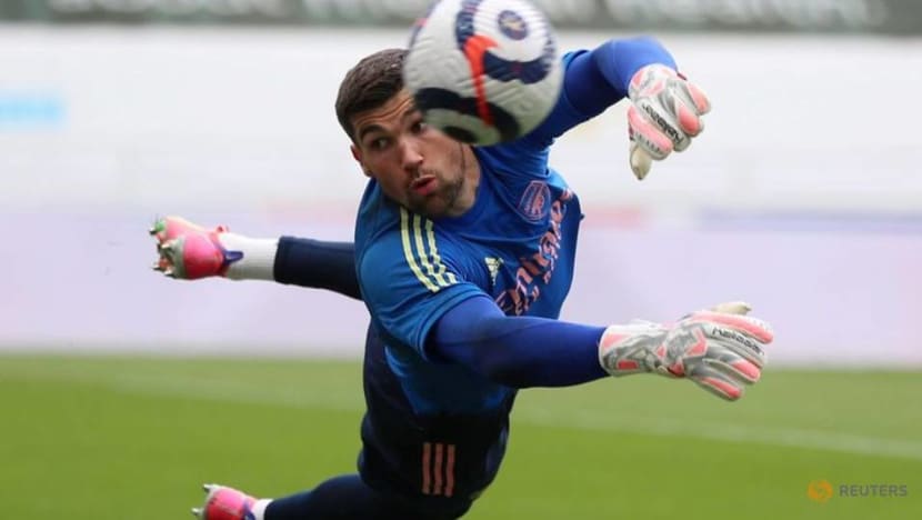 Soccer-Real Sociedad sign Australia goalkeeper Ryan Soccer-Real Sociedad sign Australia goalkeeper Ryan